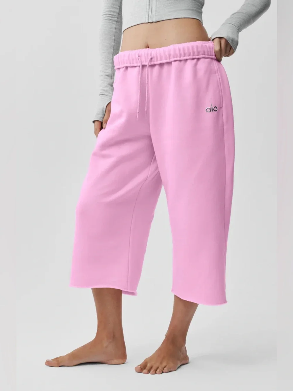 ALO YOGA | ✨NEW✨ Accolade Cutoff Sweatpant in Candy Heart Pink